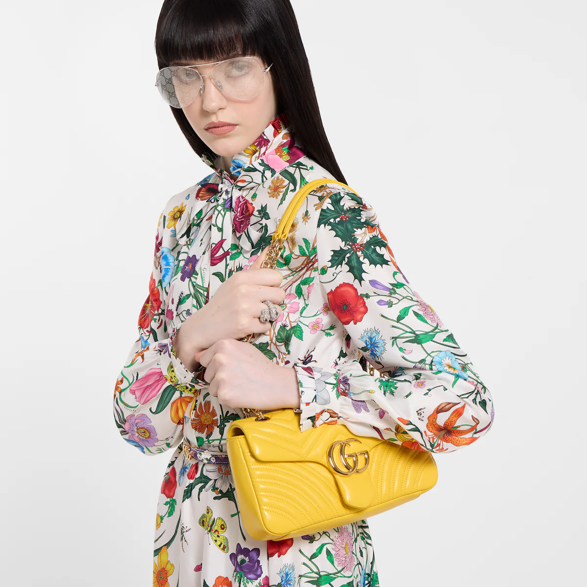 Alternative view of GG Marmont medium shoulder bag 837267AAGII7140