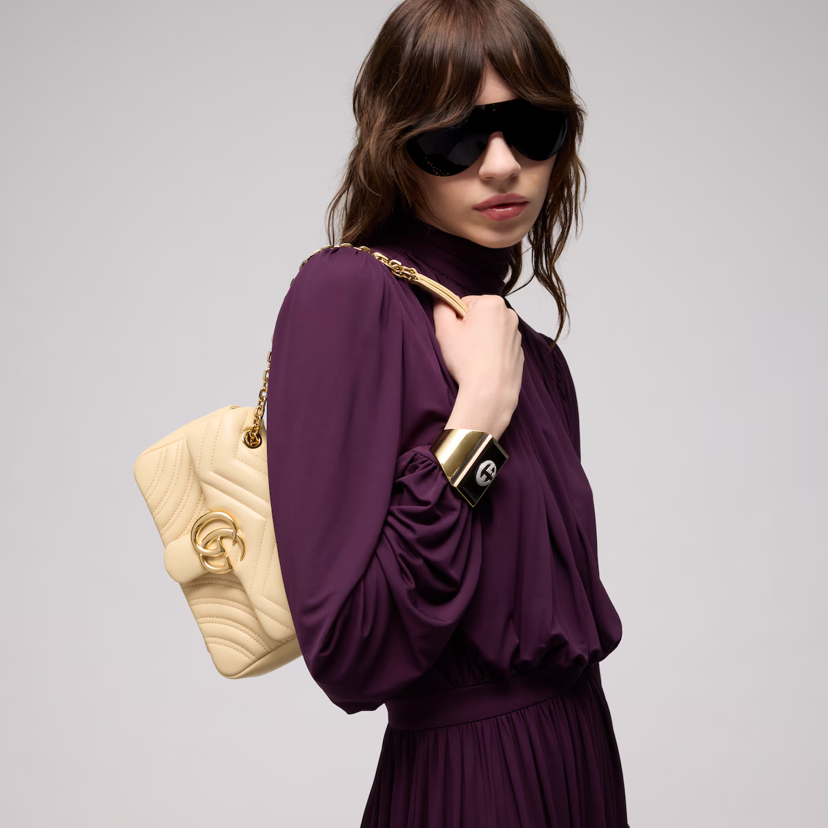 Alternative view of GG Marmont small shoulder bag 837280AAGUE9305