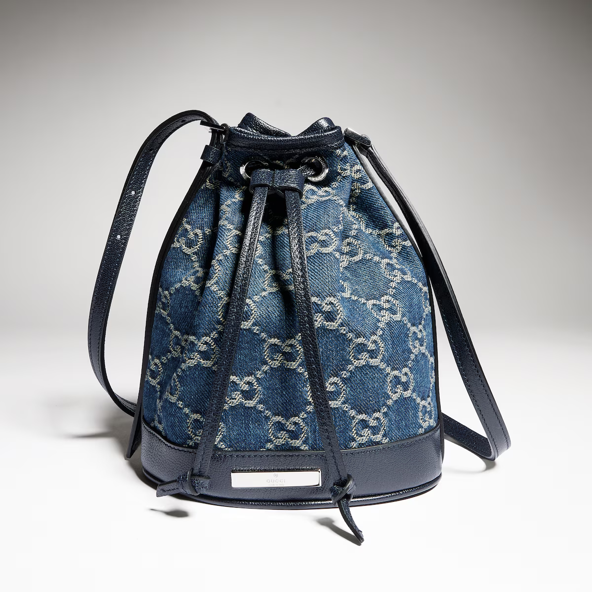 Mini bucket bag with Gucci plaque 875802FAF9B4042 - 图片 3