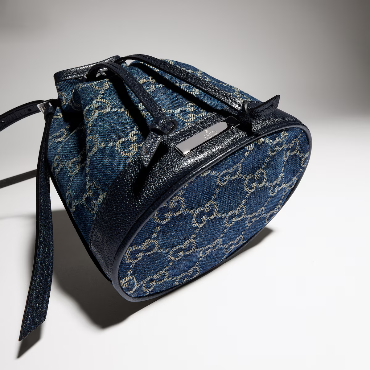 Mini bucket bag with Gucci plaque 875802FAF9B4042 - 图片 8