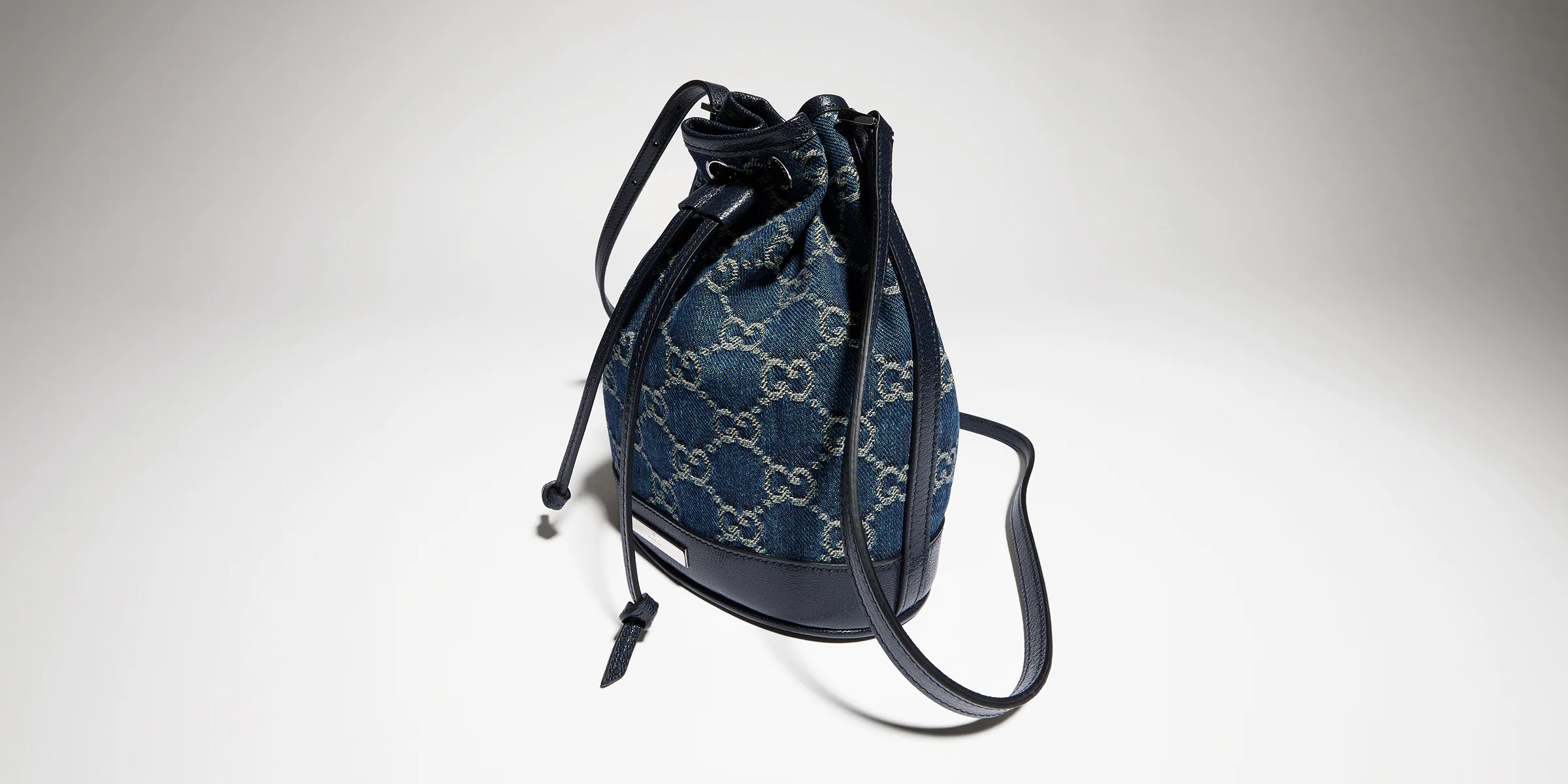 Mini bucket bag with Gucci plaque 875802FAF9B4042 - 图片 9