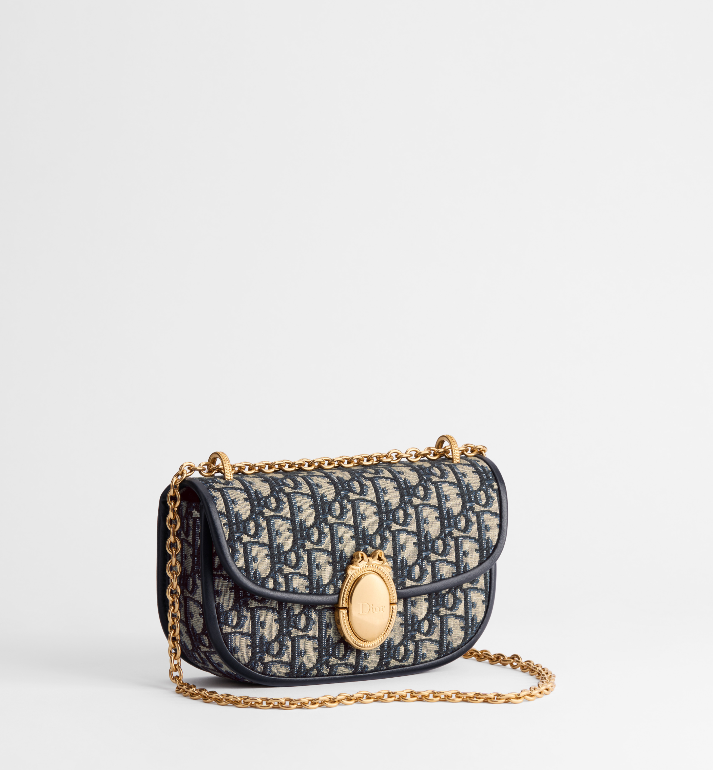 Small Dior Médaillon Flap Bag with Chain M3921QTZQ_M928