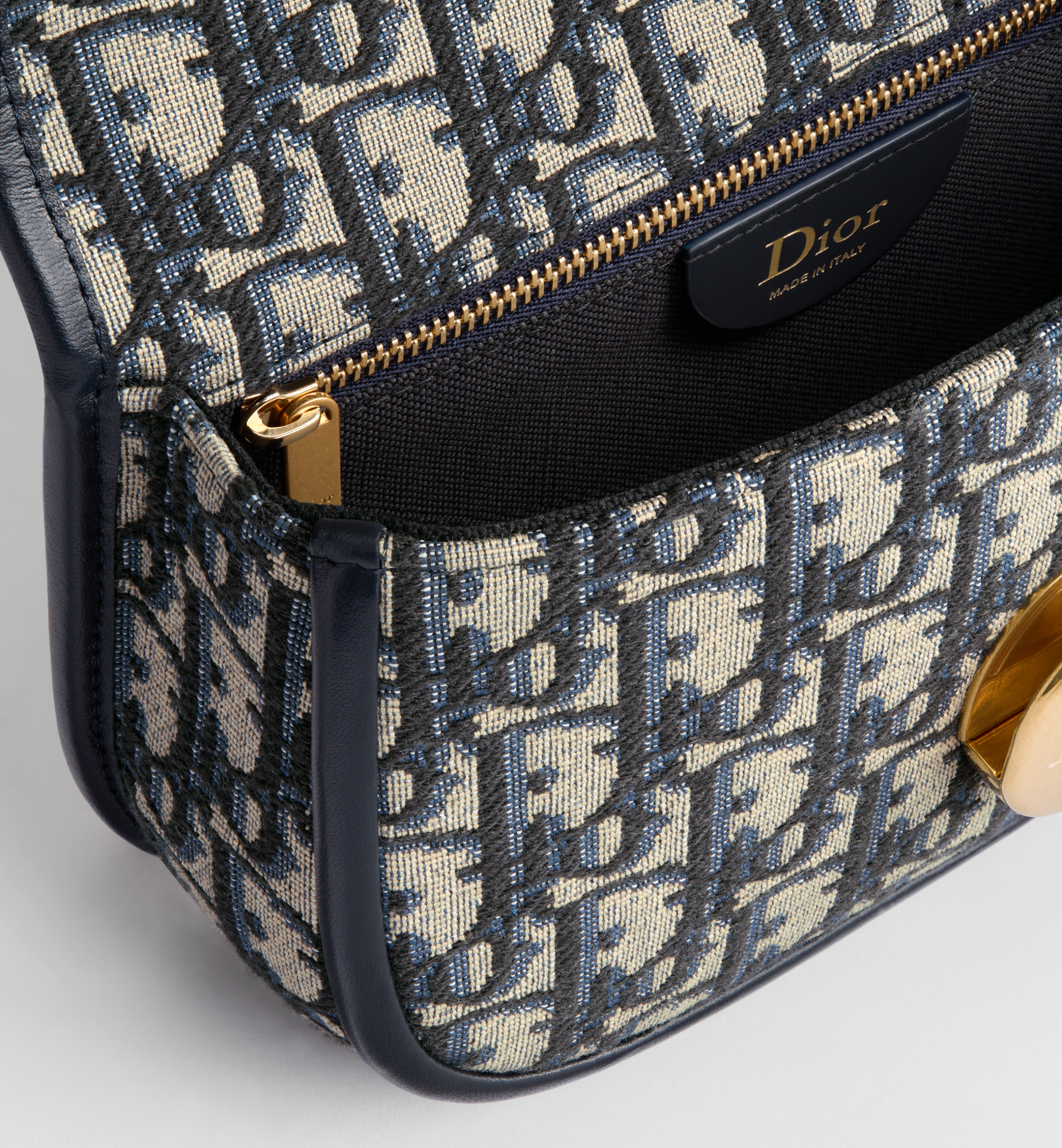 Small Dior Médaillon Flap Bag with Chain M3921QTZQ_M928 - 图片 4